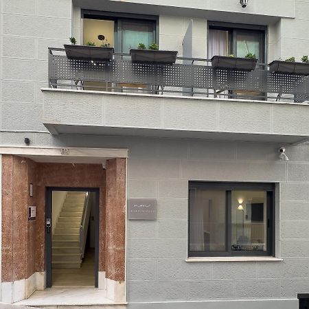 Phaedrus Living: The Nine Muses Clio Apartment Атина Екстериор снимка