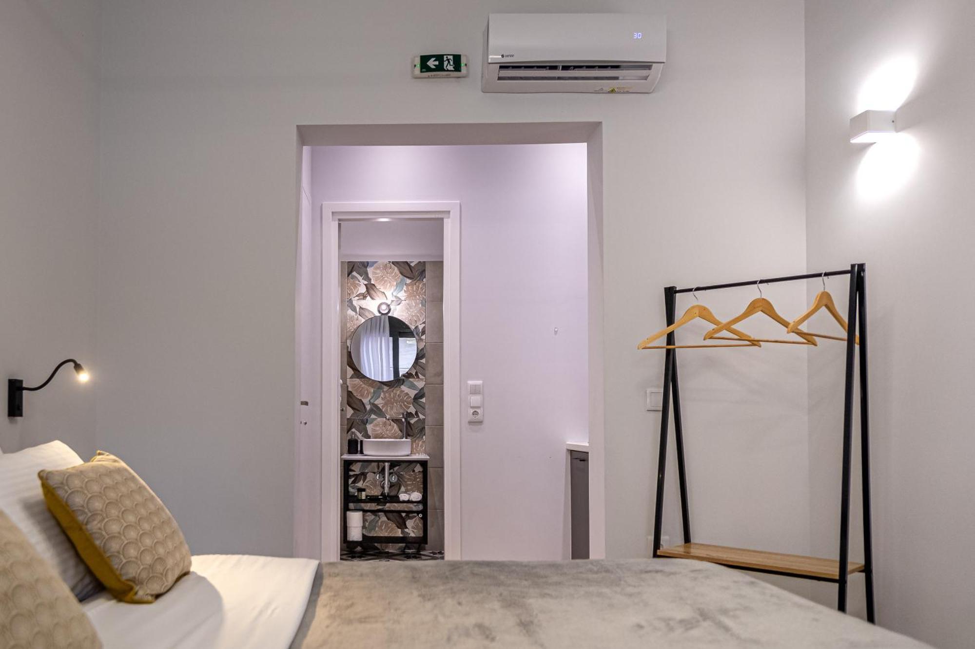 Phaedrus Living: The Nine Muses Clio Apartment Атина Екстериор снимка