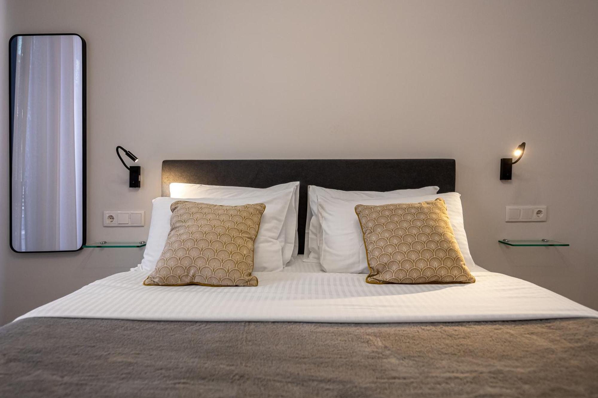 Phaedrus Living: The Nine Muses Clio Apartment Атина Екстериор снимка